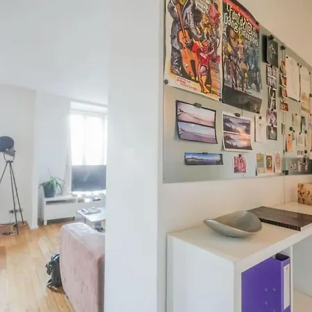 Charming In The 20th Apartment *