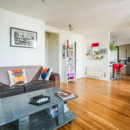 Apartment Charming In The 20th Paris
